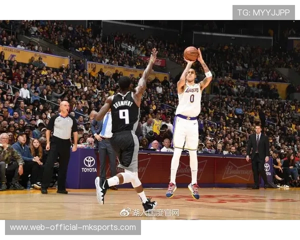 德国门将位置深度面临考验 特尔施特根缺阵的替代方案推演